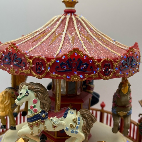 Vintage Musical Christmas Carousel Merry-Go-Round Animated Lights Plays Carols - Picture 5 of 7